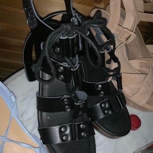 AMERICAN EAGLE HEELS